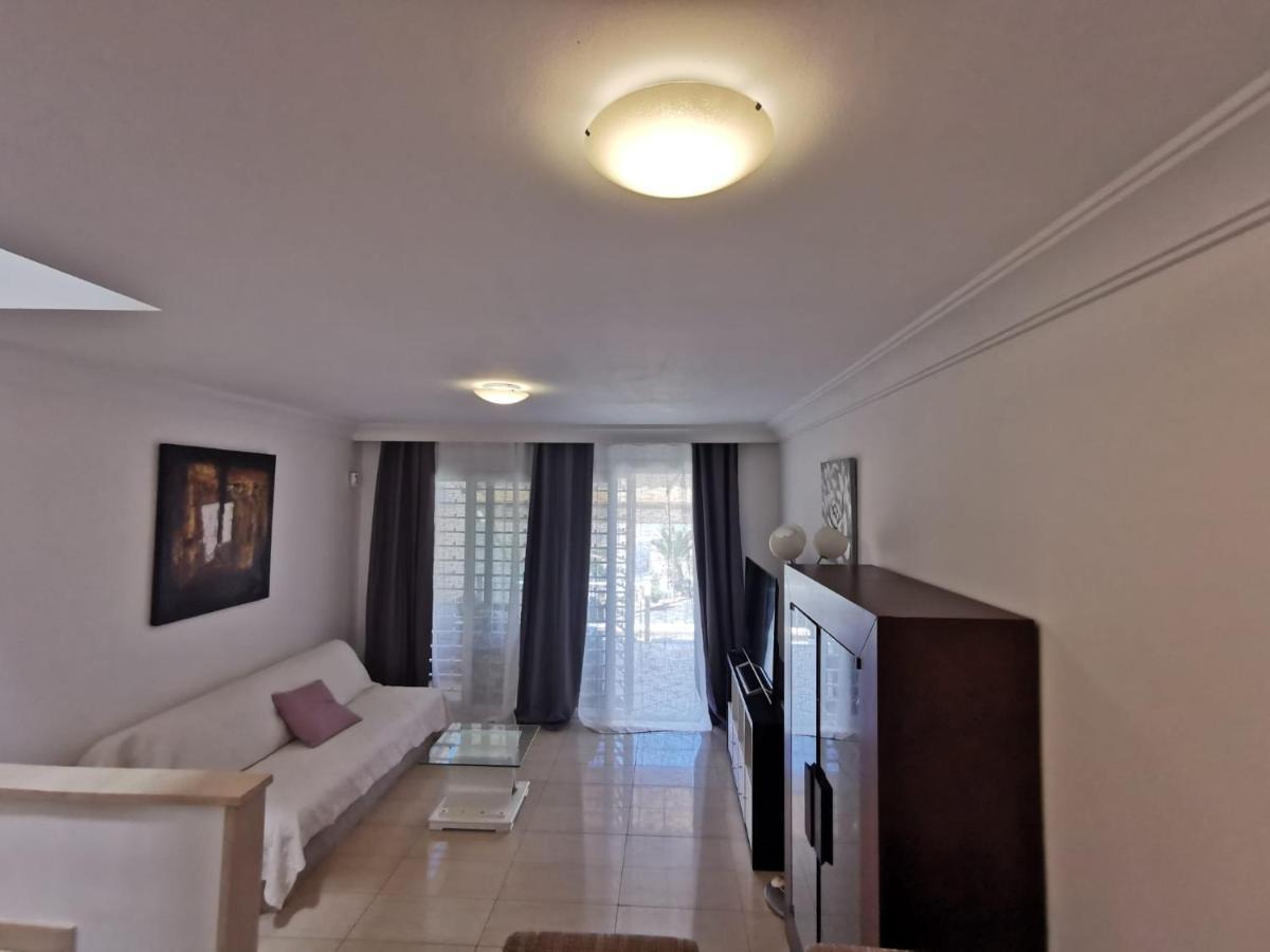 Relax And Enjoy In Tenerife Sud! Villa Chayofa Bagian luar foto