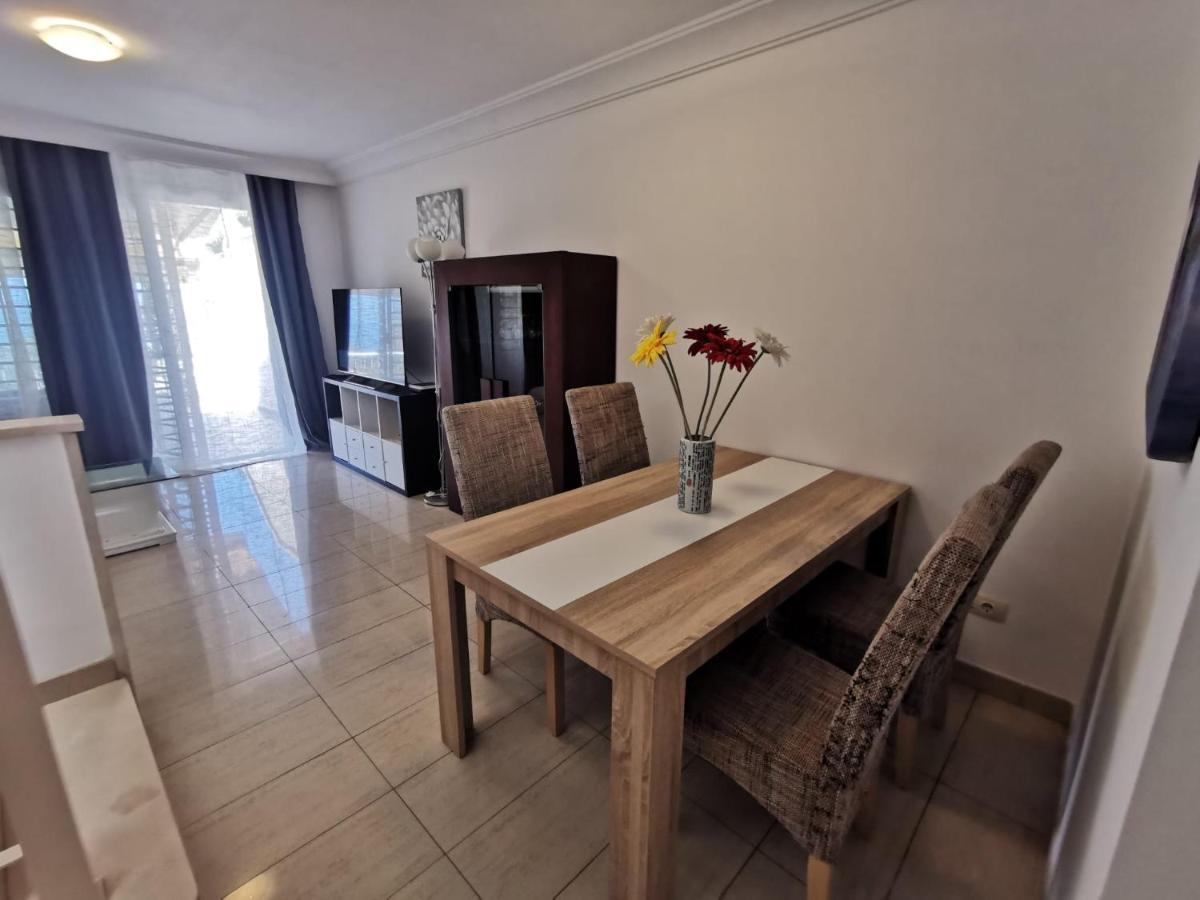 Relax And Enjoy In Tenerife Sud! Villa Chayofa Bagian luar foto